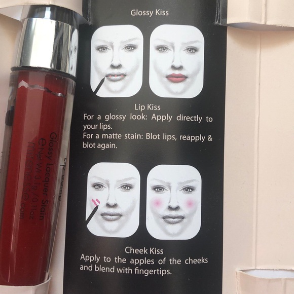 Mirenesse Glossy Lip Bomb in Shade 2 - Picture 2 of 8